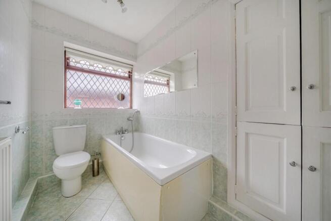 4 bed Detached for sale Image 8