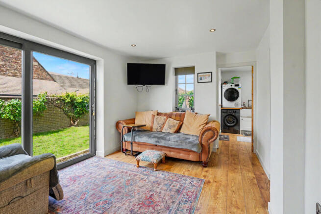 4 bed Detached for sale Image 9