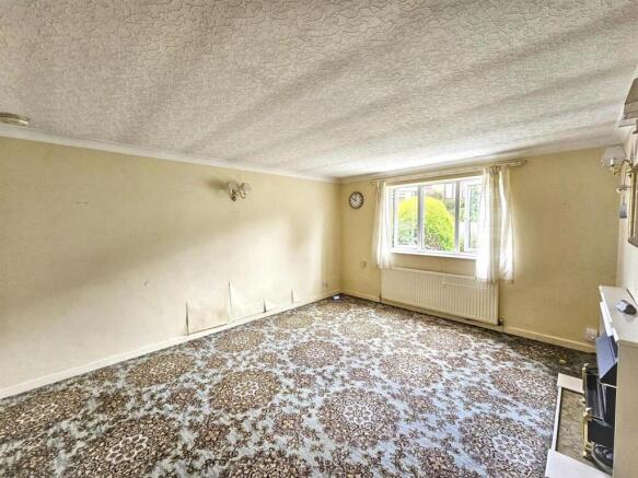 2 bed Detached Bungalow for sale Image 4