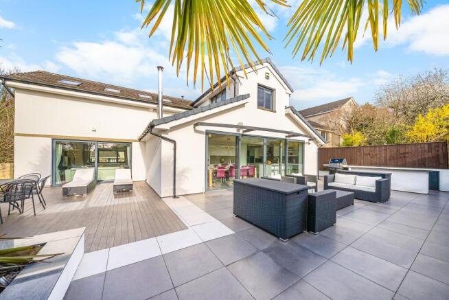 4 bed Detached for sale Image 8