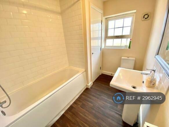 3 bed Semi-Detached to rent Image 4