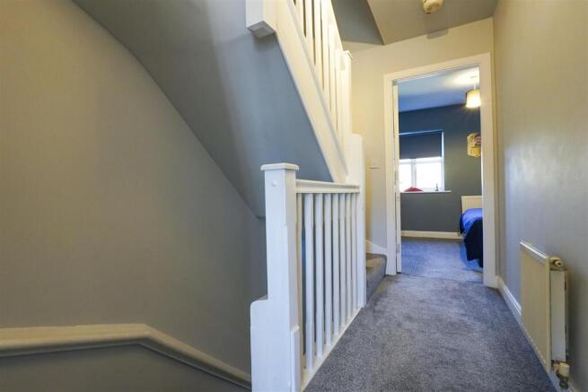 3 bed Town House for sale Image 9