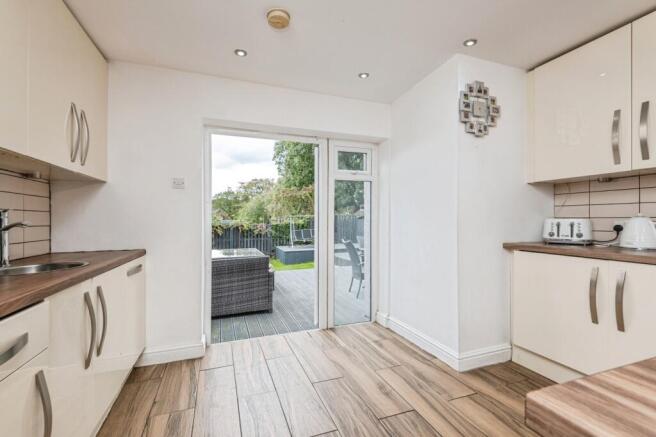 2 bed Semi-Detached for sale Image 12