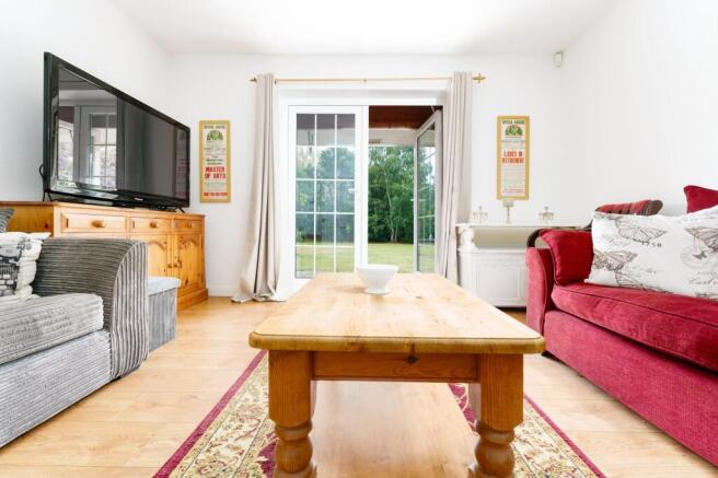 4 bed Detached for sale Image 11