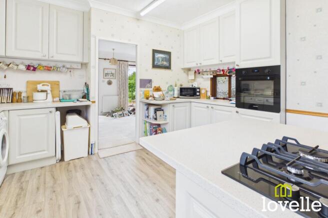 4 bed Detached for sale Image 8