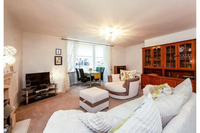 Lounge / Kitchen