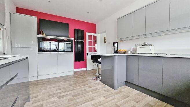 Kitchen/Breakfast Room