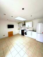 25, Mapleleafe Gardens, Barkingside, Ilford IG6 1LG