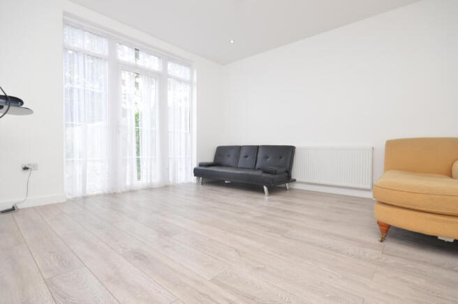 4 Bedroom Semi-Detached House to Rent
