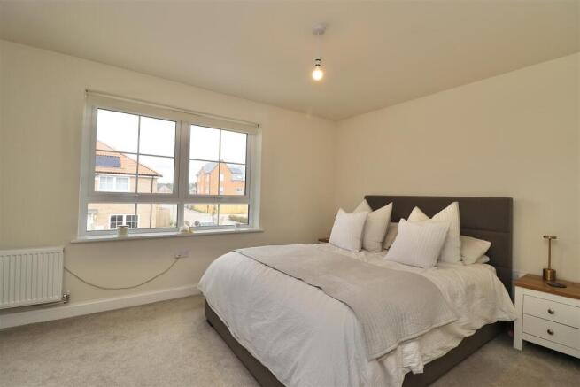 3 bed Semi-Detached for sale Image 4