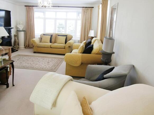 e4f44634-Lounge 201.jpg