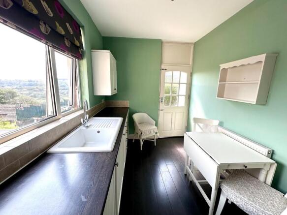 DINING/ KITCHEN