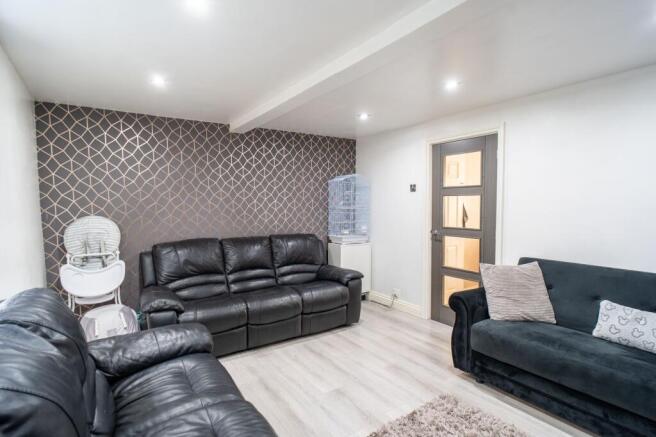 3 bed Detached for sale Image 4