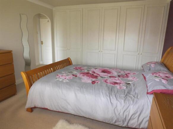 Master Bedroom 2.JPG