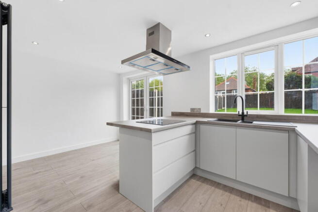 3 bed Semi-Detached for sale Image 6