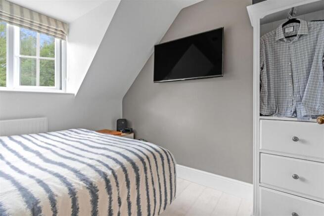 6 bed Detached for sale Image 10