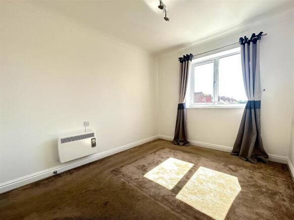 2 bed Apartment for sale Image 6