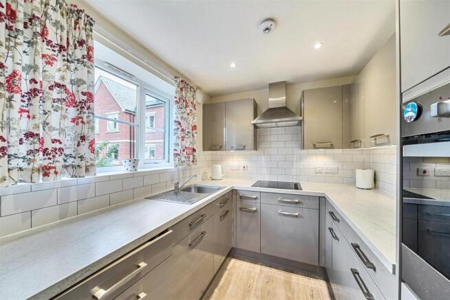 1 bed Retirement Property for sale Image 5