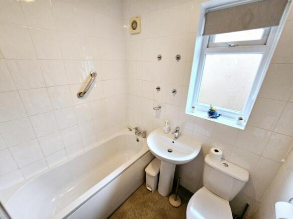 2 bed Detached Bungalow for sale Image 7
