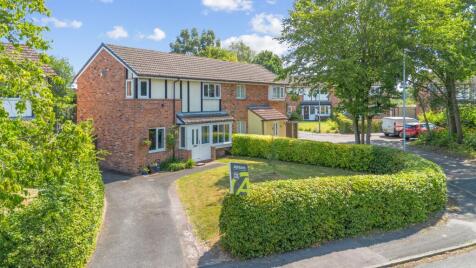 Darnaway Close, Birchwood, WA3