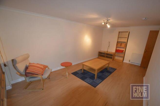 LOUNGE VIEW 2