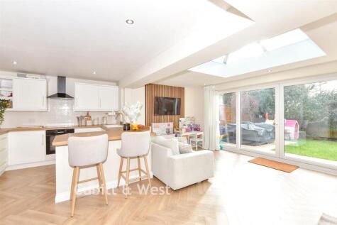 Camelia Close, Havant, Hampshire