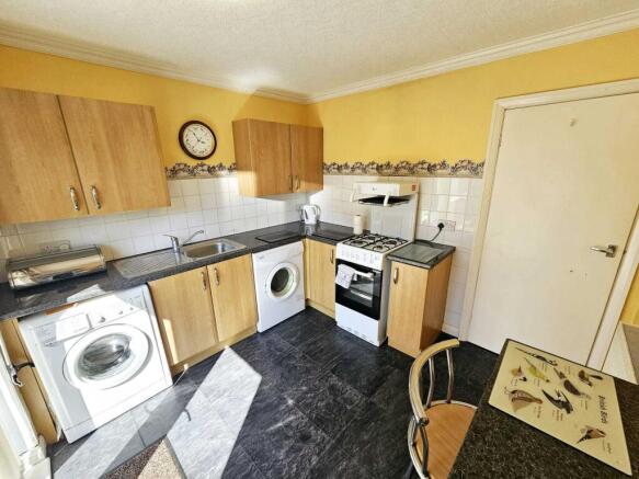 2 bed Semi-Detached Bungalow for sale Image 4