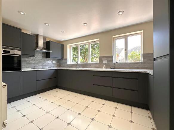 Modern Kitchen 600