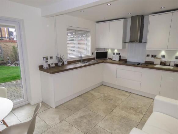 KITCHEN / DINING / FAMILY ROOM