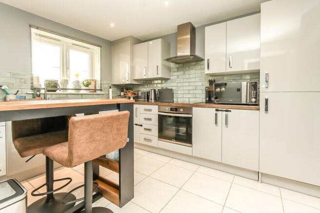 Kitchen/Breakfast...