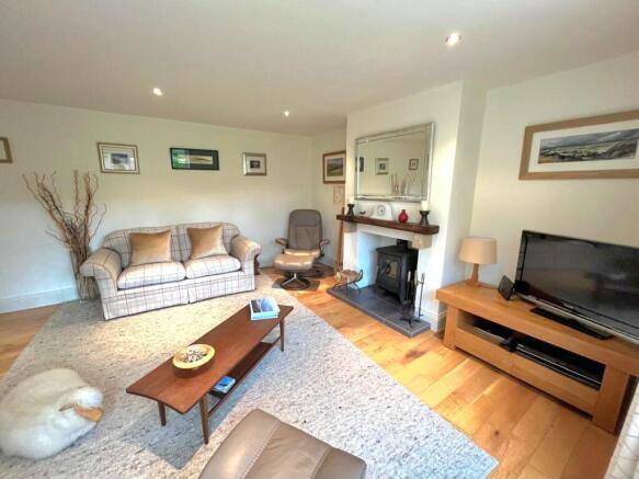 4 bed Detached for sale Image 3