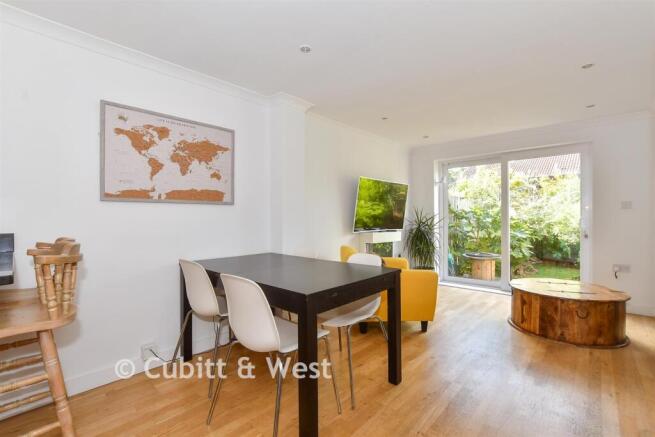 Lounge/Kitchen