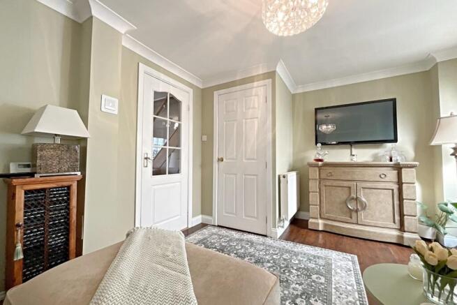 4 bed Semi-Detached for sale Image 8