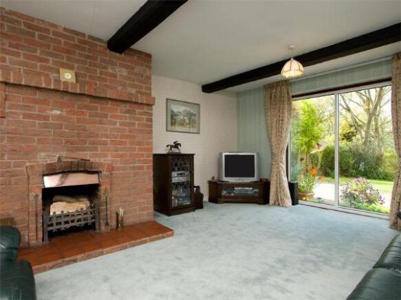 Lounge & Fireplace