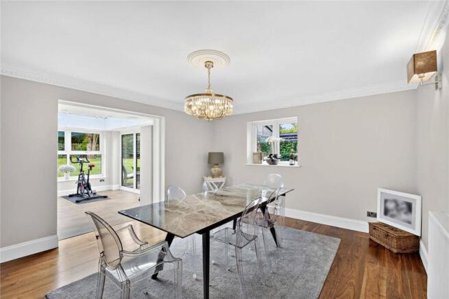 5 bed Detached for sale Image 10
