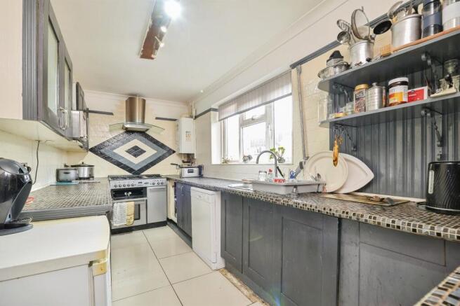3 bed Semi-Detached for sale Image 5