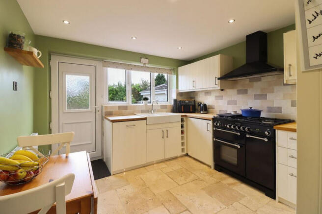 4 bed Detached for sale Image 5