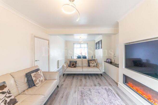 Lounge/Dining Room