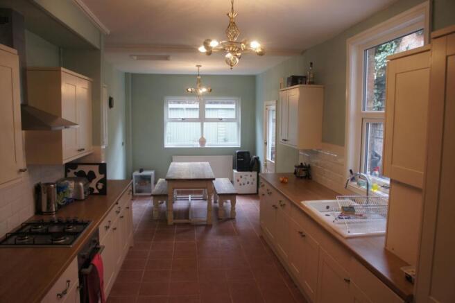 16hr kitchen