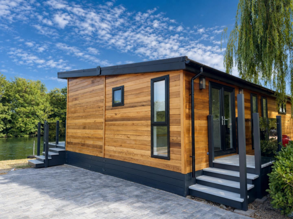 Fletchers-Farmhouse-12a-Thames-Road-5389130d-1.png