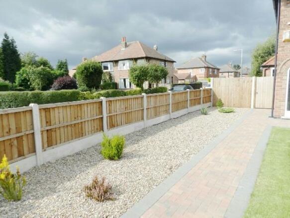 Front Garden Photo 1