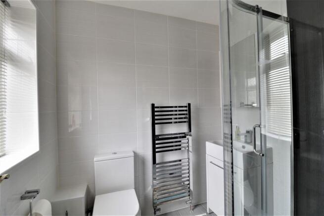 Ensuite to Bed 1