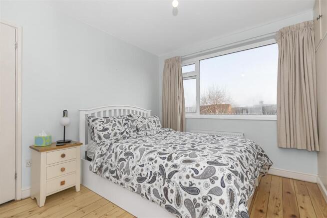 Bed 2.jpg