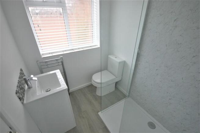 Main Shower Room 