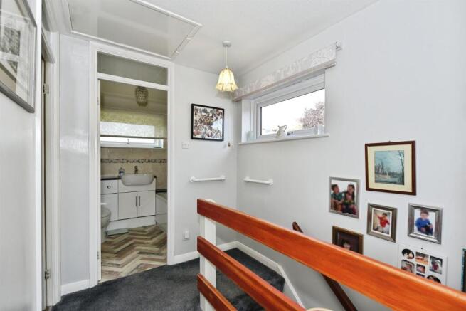 3 bed Semi-Detached for sale Image 6