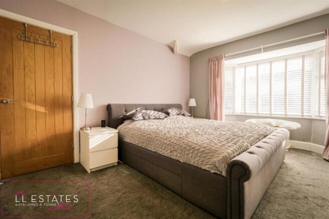 BEDROOM1.jpg