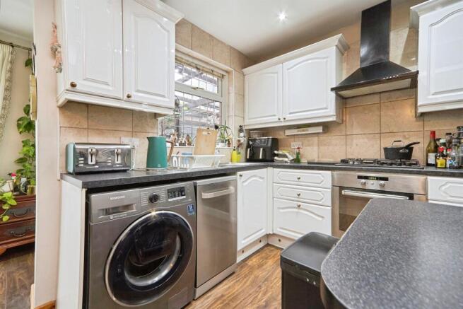 3 bed Semi-Detached for sale Image 7