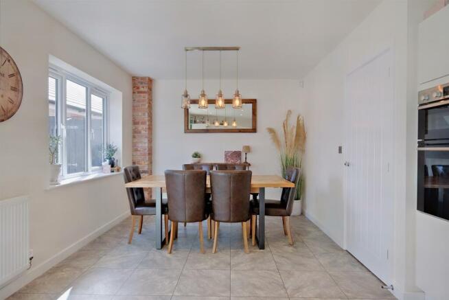 8545078-interior08-800.JPG