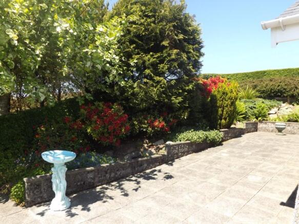 Side Terrace