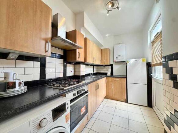 2 bed flat to rent St Clair's Road, London CR0